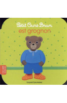 Petit ours brun est grognon